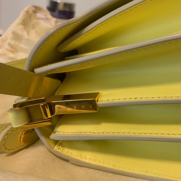 Marni yellow saffiano medium trunk bag - Picture 2 of 8